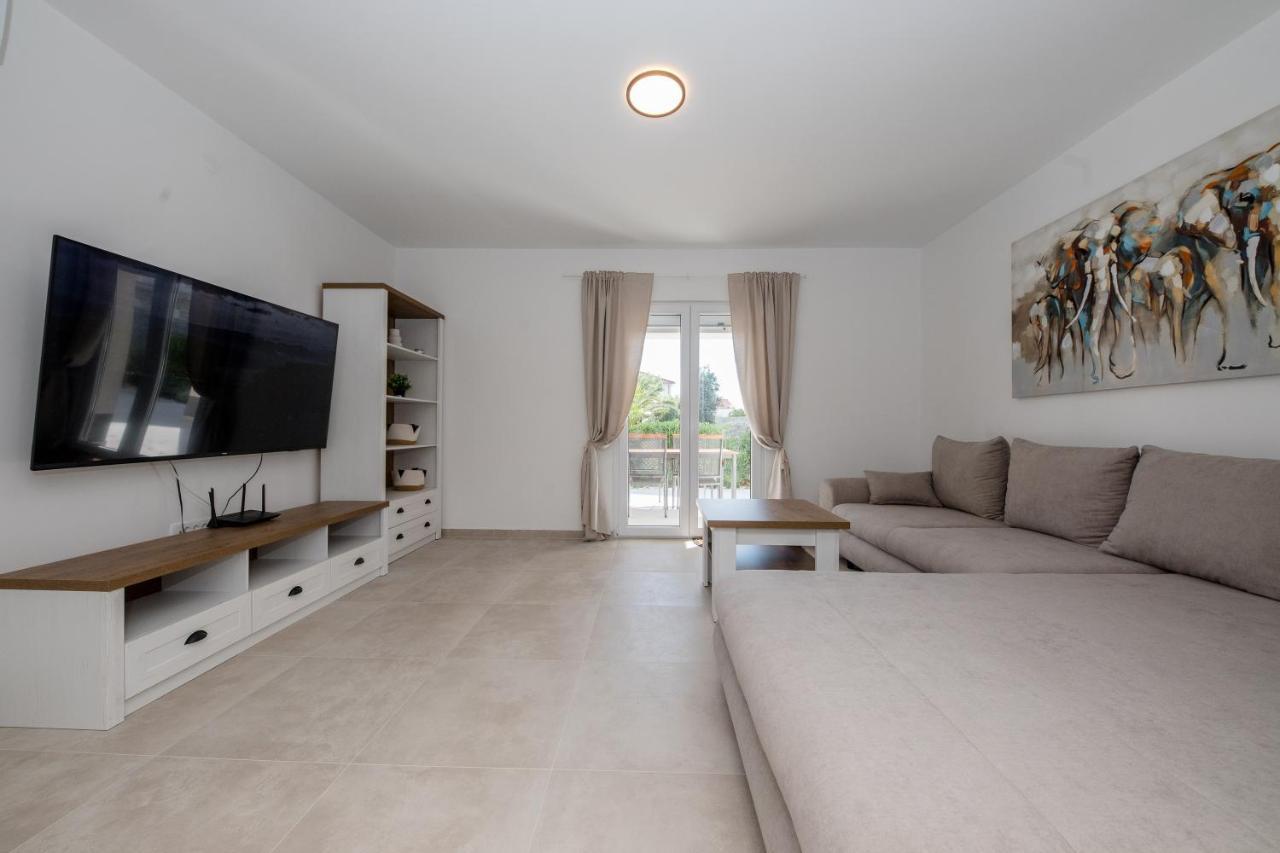 Peaceful Haven Near The Sea-Apartments Torlak Rab Banjol Exterior foto